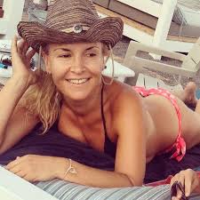 Οι ευχές στην κόρη της, μαρία. Maria Androytsoy H Thleoptikh 3an8ipph Egine Kormara Pics Patras Events