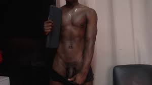 Ven y Conoce a Este Delicioso Hombre Moreno Musculoso Con Verga Grande -  Pornhub.com