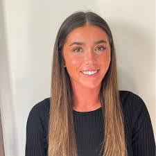 Sandra Pinney's Instagram, Twitter & Facebook