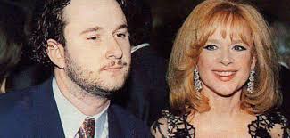 Όλες οι ειδήσεις για αλικη βουγιουκλακη. O Giannhs Papamixahl Forese Maska Sthn Alikh Boygioyklakh