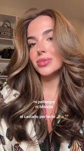 Pelo Castaño Musica Para Mujer