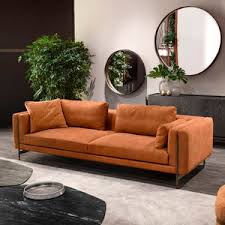 Scopri la selezione di poltrone studiate per offrire la massima sensazione di relax e comfort. Traditional Sofa Portofino Cantori Fabric