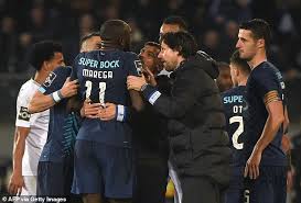 Check out his top scorer profile and ranking history. Vitoria Einfuhrung Untersuchung Nach Porto Sturmer Marega Unterzogen Wurde Um Rassistische Beleidigungen Aktuelle Boulevard Nachrichten Und Fotogalerien Zu Stars Sternchen