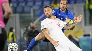 Giorgio chiellini is an italian footballer who currently plays for serie a club juventus and the italian chiellini joined the youth teams at livorno at age six and started out as a central midfielder, switching. I55qczr3hqr3am