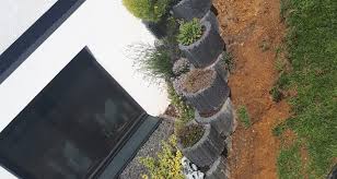 Dekorationen aus beton im garten liegen warum immer holz, metall oder plastik? Einen Bachlauf Aus Beton Im Garten 1 Frickeldave