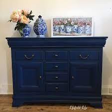 I have been dying to move out of the white paint zone and go back to color! Lilyfield Life Navy Chalk Painted Buffet