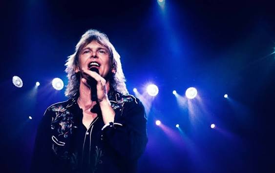 John Farnham (@johnfarnham) • Facebook