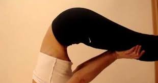 Uddiyana Bandha Http Www Simply Yoga Co Il Uddiyana Bandha Yoga Postures Postures Asana
