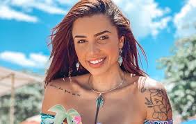 Empolgado com a participação da amiga no 'big brother brasil 19', o produtor de moda conta em. Vivian Amorim Entrevista Carol Peixinho Na Live De Ex Pra Ex Bbb Neste Domingo E Paula Amorim Na Terca No Instagram Do Multishow