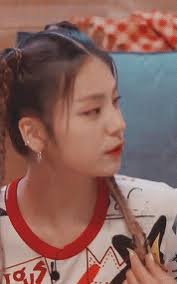  Yeji Gif Yeji Gif Korean Actress Yeji Hwang