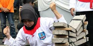 Bandingkan dengan situasi kini, penjenayah bebas keluar masuk penjara tanpa rasa kesal dan rakyat sentiasa rasa tidak aman dan selamat. Berbagai Macam Tangkisan Yang Ada Dalam Pencak Silat Merdeka Com