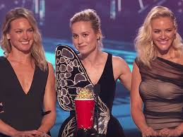 Nuestro objetivo es compartir nuestra admiración por brie larson, ganadora del oscar y. Captain Marvel S Brie Larson And Her Stunt Doubles Accept Mtv Movie And Tv Award