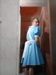 Un ejemplar alcanzo el precio de un millon y medio de dolares en. Disfraz De Alicia En El Pais De Las Maravillas Dress Up Fashion Men Dress