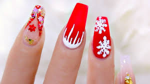 La mayoría de los diseños que se encuentran en la web son hechos a partir de uñas acrílicas decoradas ya que además de que te permiten manejar el largo de la uña. Unas Acrilicas Delicadas Para Navidad Youtube
