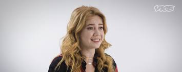 Her father is jewish, her mother is christian. Video 10 Fragen An Palina Rojinski