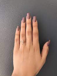 Dieses Rondels Classic Design Hat Ein Gesamtgewicht Von 0 05 Karat Runder Diamanten Acrylicnails Classic Design D Nail Shapes Cute Nails Nail Designs