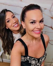 Noite especial de comemoração da inauguração da KLINIK MONTENEGRO! O antigo  Espaço Débora Horn se transformou num ambiente voltado a área da saúde  transmitindo leveza, acolhimento e bem estar! Transmito minha gratidão