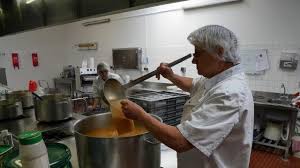 La Fleche Quid Des Produits Bio A La Cuisine Centrale Le Mans Maville Com