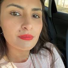 Debora Herrera (@DeboraH80003795)