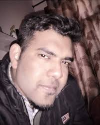 🔗: bit.ly/3DZmWMm Emergency room physician and navy veteran Dr. Sara  Trepanier was walking her dog