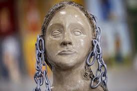 Passeio Linha Preta participa da inauguração da Estante Afro