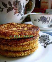 Tekstur daging buahnya lembut, cocok dimakan langsung atau dijadikan topping makanan. Lempeng Pisang Oat Breakfast On The Go Food Breakfast