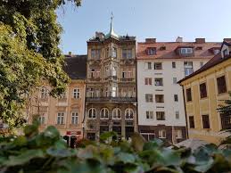 It has got 5 rooms, bathroom, separate wc, kitchen, 3 corridors. Bratislava Tipps Der 24h Cityguide Mit Sehenswurdigkeiten
