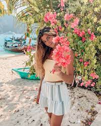 View the daily youtube analytics of jatie vlogs and track progress charts, view future predictions, related channels, and track realtime live sub jatie vlogs. Katie Betzing On Instagram Forever Chasing The Sun Beachlife Ps Make Sure You Check Out All Of The New Katie Betzing Cute Youtube Couples Katie Donnelly