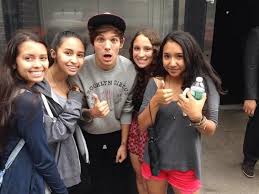 # перевод песни you and i (one direction). 1dalert On Twitter Louis With Fans Louis Tomlinson With Fans Louis Tomlinson One Direction