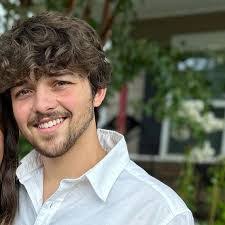 Aaron Simonds's Instagram, Twitter & Facebook