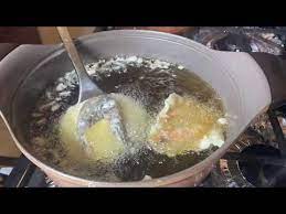 27 Banh Tom Chien Deep Fried Shrimp Cakes Youtube Shrimp Cakes Deep Fried Shrimp Fried Shrimp