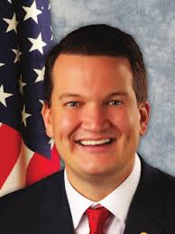 Lincoln Manor residents make sleeping mats out of plastic bags to donate to  Miss Carly's