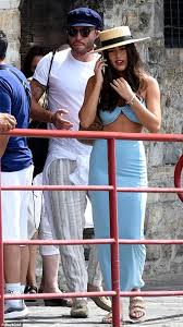 He made his youth club debut in 2005 with manchester united's youth academy. Ed Westwick And Girlfriend Tamara Francesconi Go Sightseeing In Lake Como With His Mum Aktuelle Boulevard Nachrichten Und Fotogalerien Zu Stars Sternchen