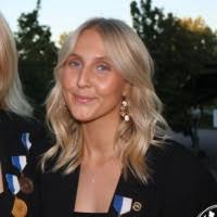 200+ perfiles de «Rickenberg»