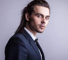 Warna highlights pada model rambut ini cukup ringan dan tidak berlebihan. Kembalinya Gaya Rambut Mullet Oleh Pesohor K Pop