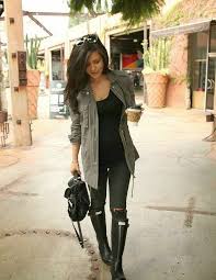 Rainy Days Are Hard To Dress For But These Outfits Would Make My Girlfriend Look Amazing Rainy Day Fashion Rainy Day Outfit Cute Rainy Day Outfits