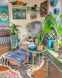 This Is Another Appealing Plan Of Boho Vogue House Ornamentation During Which The Inexperienced And Rec Bohemian Style Decor Creative Home Decor Bohemian Decor