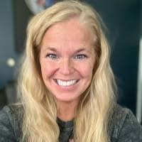 Jennifer Simcox's Instagram, Twitter & Facebook