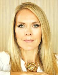 Melissa Bradford's Instagram, Twitter & Facebook