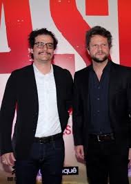 Trash is a 2014 film directed by stephen daldry from a screenplay written by richard curtis and based on a novel of the same name by andy mulligan. Filme Com Wagner Moura E Selton Mello Vence Festival De Cinema De Roma 25 10 2014 Uol Entretenimento