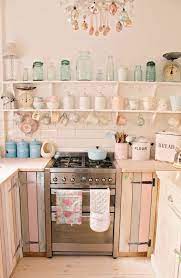 32 Beautiful Vintage Kitchen Decorations Ideas To Make A Nice Look Trendehouse Shabby Chic Kitchen Chic Kitchen Decor Vintage Kitchen Decor