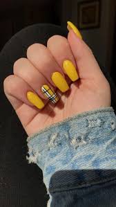 Diarbakerli, who noted this yellow nails can also indicate diabetes, dr. Yellow Plaid Coffin Shaped Acrylic Nails Alreadydesignedunicornideasfornails Gelnails Beautifulacryli Yellow Nails Yellow Nails Design Short Acrylic Nails