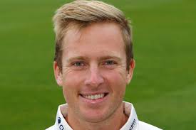 Simon Harmer shines with the ball as Essex seal win