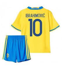 Hitta stilar för billiga fotbollströjor inklusive zlatan tröja barn, ronaldo kläder barn, fotbollströja barn messi, arsenal tröja barn. Sverige Fotbollsklader Barn 2016 Ibrahimovic 10 Hemmatroja Kortarmad Zlatan Ibrahimovic Swimwear Trunks