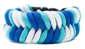 Thin blue line bracelet click here to learn how to add a 3rd color to the cobra weave! 4 Variations On The Fishtail Weave Paracord Planet