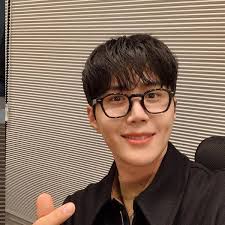 Immediately after tuning into this drama, i was hooked. Start Up K Drama Actor Kim Seon Ho Hosting Fan Meet Event On Tiktok