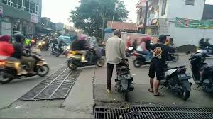 Check spelling or type a new query. Tentang Perjalanan Kabupaten Sukabumi Lagu Disini Dibatas Kota Ini Voc Vanny Vabiola Youtube