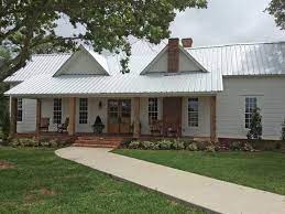 Farmhouse style home inspired by chip joanna gaines bunch interior design ideas. Get To Know Em Fixer Upper Em Hosts Chip And Joanna Gaines White Farmhouse Exterior Modern Farmhouse Exterior Farmhouse Remodel
