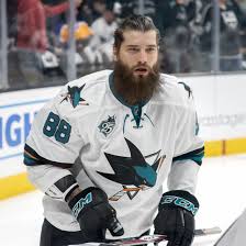 Er konnte zu seiner aktiven zeit die rekordanzahl von 943 torvorlagen verbuchen, war fünfmal spieler des jahres (ebenfalls rekord) und gilt gemeinhin als einer der besten deutschen spieler der geschichte. Brent Burns Wikipedia