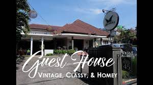 Located in the heart of bandung with enough space and capacity for a small wedding, selaras guest house offers you a full day usage for the venue including services and security. Guest House Yang Homey Bergaya Vintage Selaras Guest House Santai Yuk Youtube